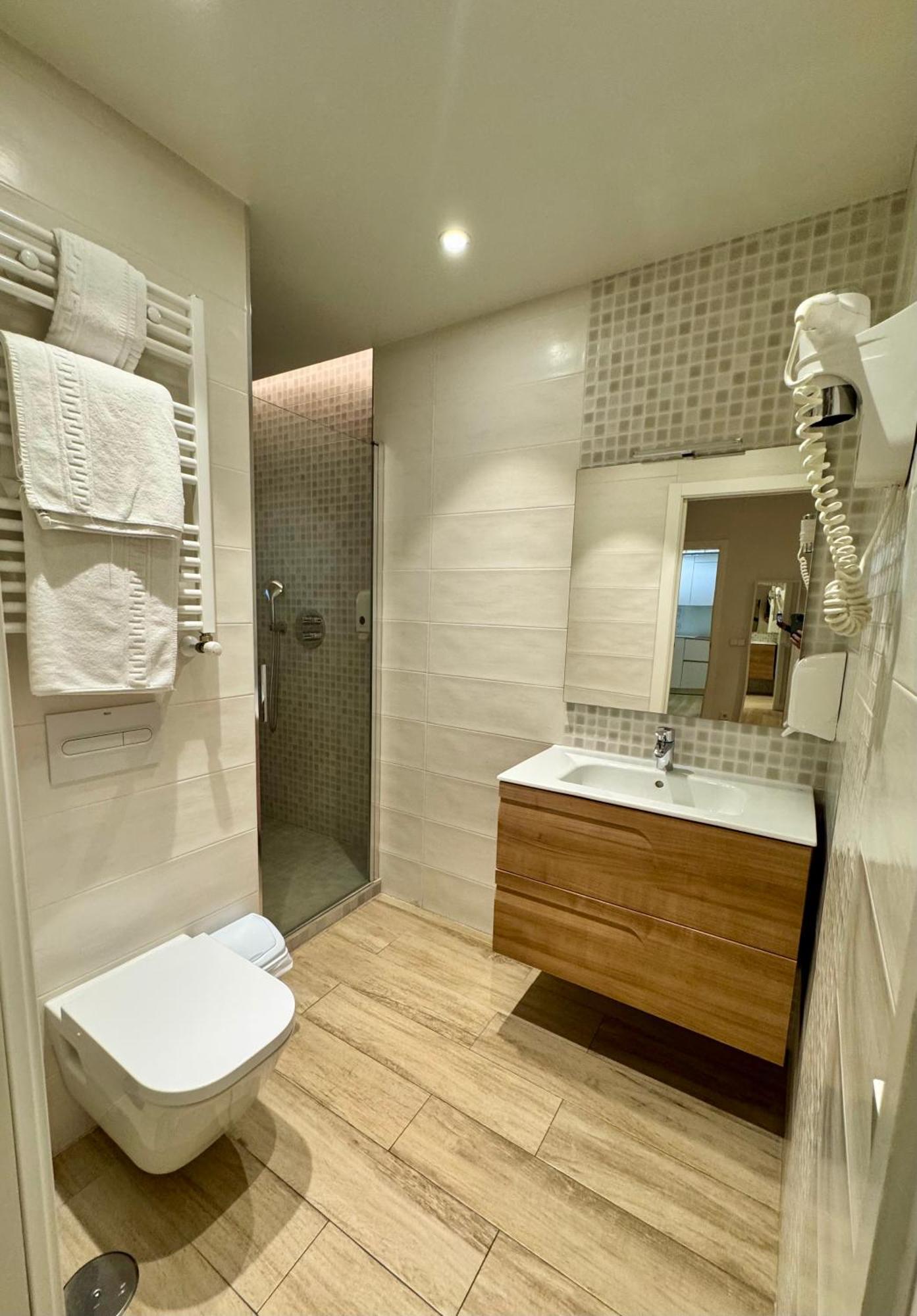Apartamentos Apolo Madryt Zewnętrze zdjęcie