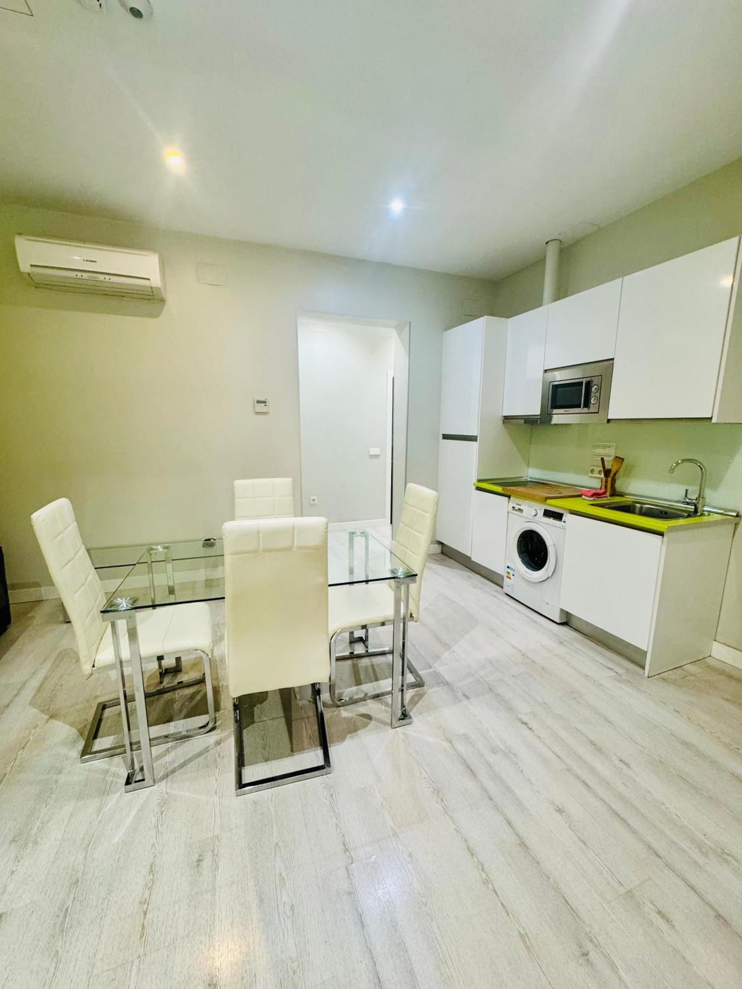 Apartamentos Apolo Madryt Zewnętrze zdjęcie